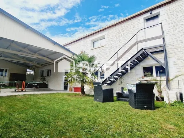 Belle propriété atypique - 2 logements proches plages et commodités - 5 chambres - Terrain 411m2