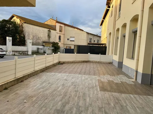 Appartement de 118 m² proche commerces - terrasse de 60 m2