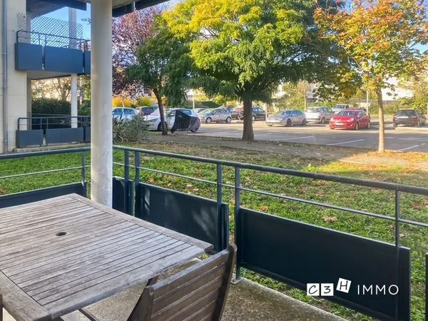 T2 dans résidence avec piscine