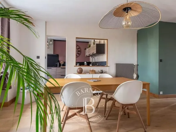 Tassin-la-demi-lune - Centre - Appartement de 119,11 m² avec terrasse - 4 chambres - stationnement -
