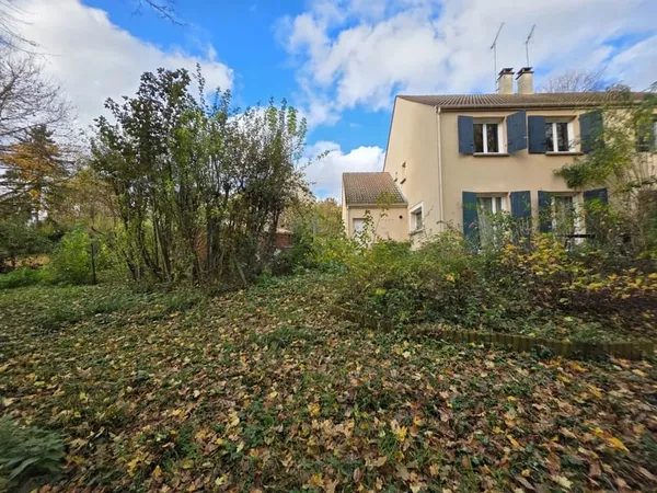 Maison spacieuse à Amilly avec 4 chambres