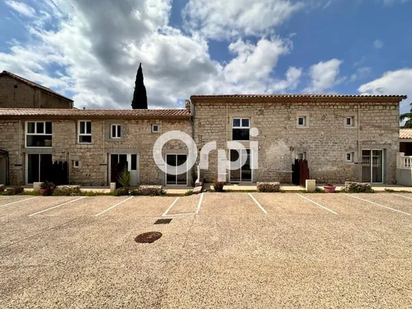Appartement avec balcon et piscine (LOT 12)