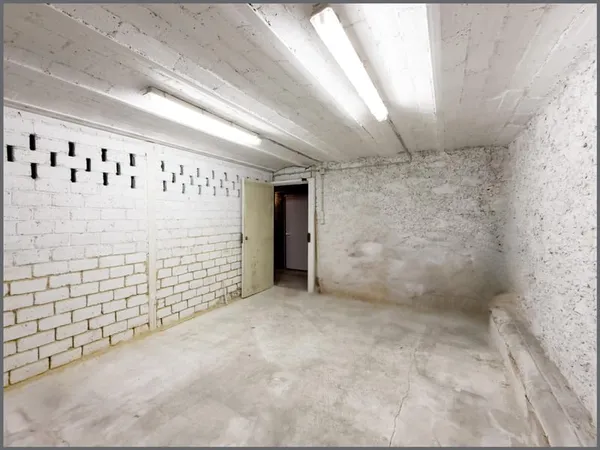 Grande cave 17 m²  Quartier Victor Hugo / Étoile  Paris 16e