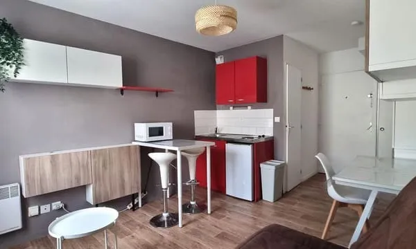 Beau studio meublé 17m² centre ville