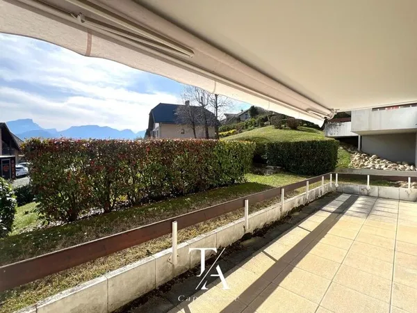 Appartement T3 à Bassens de 62 m2 en rez-de-jardin - plein sud, terrasses, sans vis-à-vis, garage et