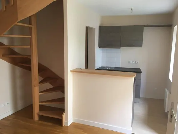 APPARTEMENT T2 - RUE THEOPHRASTE RENAUDOT 
