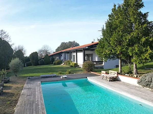 Sublime villa sur les coteaux 5 pièces avec piscine et jardi 