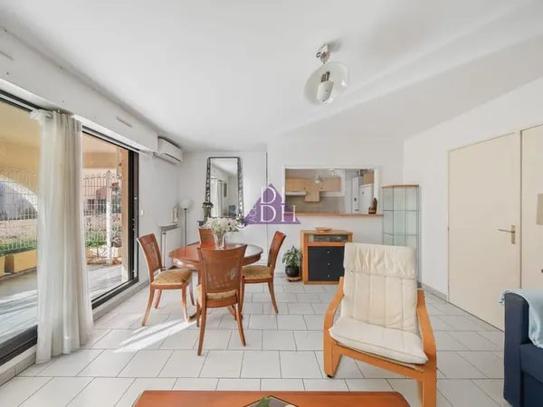 Proche centre appartement 3 pièces avec grande terrasse au s 
