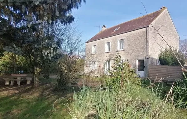OCCAGNES 61200 , maison 6 pièces 150 m2 environ, 3 grandes chambres, 1 bureau, PRIX 189 000 honorair