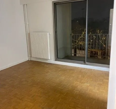 Appartement studio à CHARENTON LE PONT 
