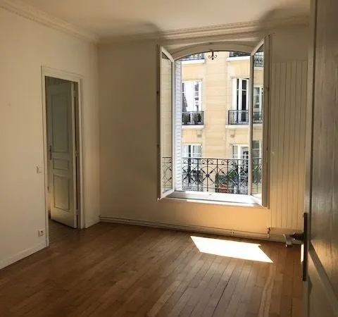Appartement 2 p à PARIS 18ème 