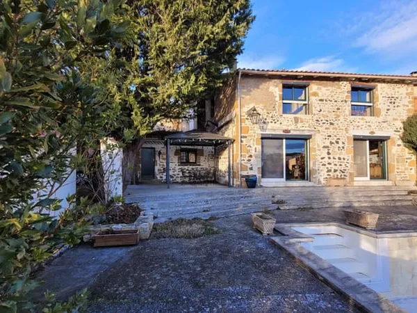 Superbe maison avec vue exceptionnelle, proche du château de