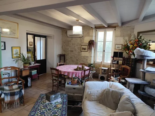 Maison en pierre de 6 pièces principales