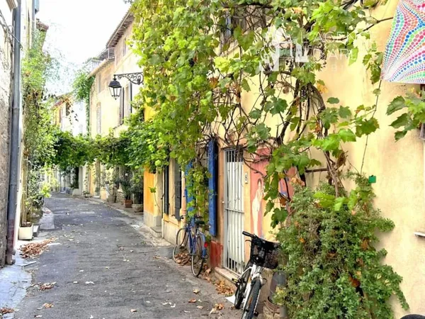Arles - Maison arlésienne à réinventer, rénovation intégrale à prévoir