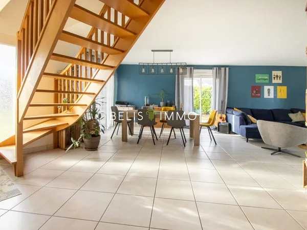 Maison 5 chambres Double garage 
