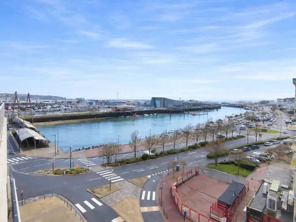 Opportunité rare : Duplex d'exception de 144 m2 en dernier é