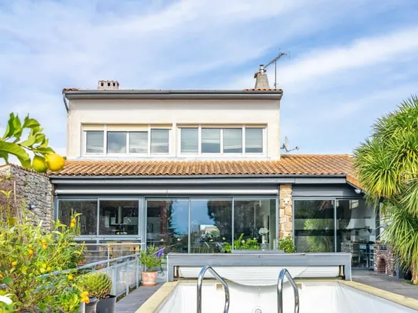 Villa de 6 pièces principales