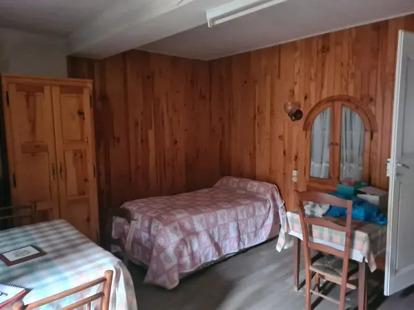 VICDESSOS MAISON AVEC JARDIN. 