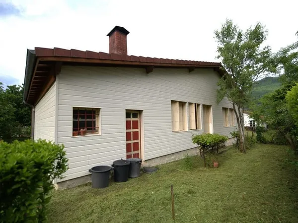 VILLA DE PLAIN PIED SUR PLUS DE 1500 M2 DE TERRAIN 