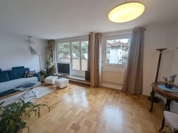 Hypercentre, appartement 3 pièces avec balcon et stationneme 