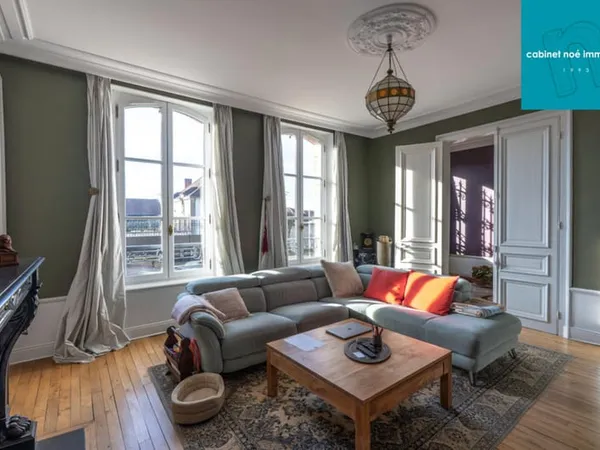 Maison 6 pièces 223 m² 
