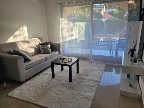 A vendre studio de 23 m2 entièrement équipé, situé Avenue de 