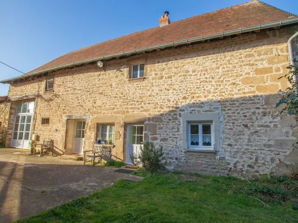 Maison en pierre de 6 pièces principales