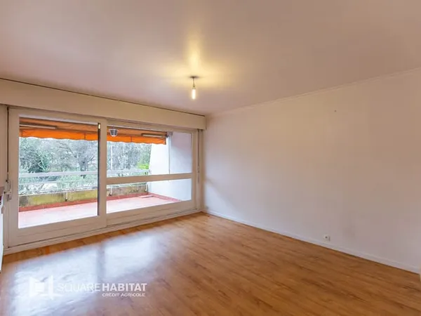 À VENDRE - T3 Duplex d'environ 75 m² avec grande Terrasse , Balcon, 2 Garages et Cave