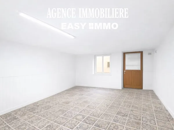 Charmante maison de village à finir de rénover dans un secte
