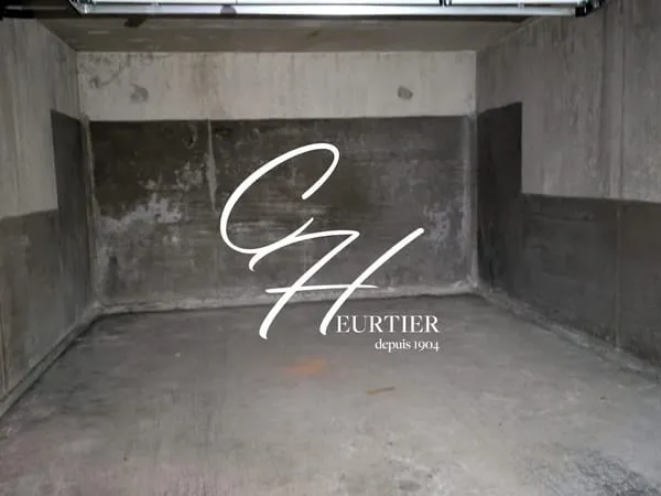 GRENOBLE VIGNY MUSSET- GARAGE-EN SOUS SOL
