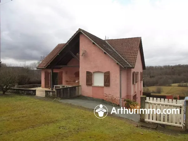 Maison sur sous sol complet avec terrasse et 17 ares de terrain