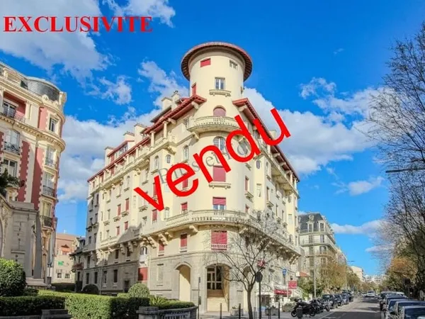 BIARRITZ - QUARTIER IMPÉRIAL SUPERBE APPARTEMENT À RENOVER RESIDENCE DE CHARME