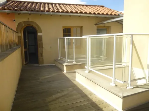 Beau T3 avec ascenseur et terrasse