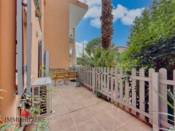 A VENDRE APPARTEMENT 1 CHAMBRE GRIMAUD