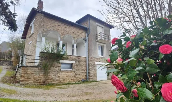 Maison 6 chambres avec jardin - centre à pied - calme