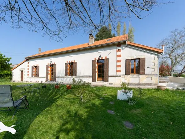 Maison en pierre de 7 pièces principales