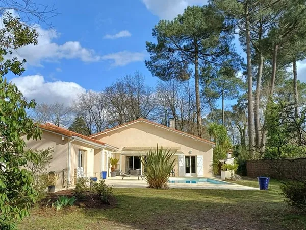 Maison à vendre Cestas 7 pièces 232 m2 piscine ref 2280