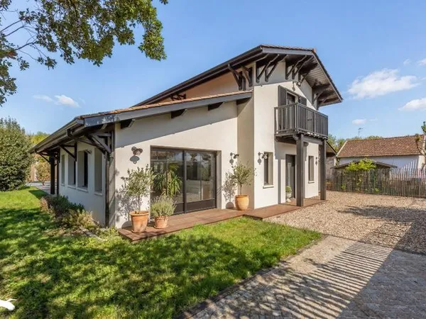 Contemporaine de 6 pièces principales