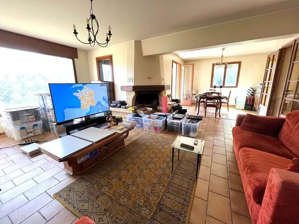 Maison offrant un potentiel de 220 m²