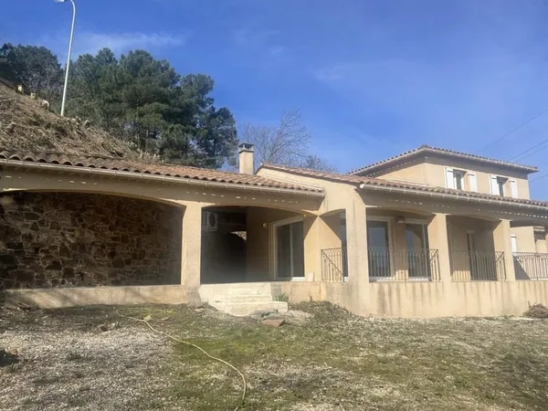 Maison Location Bessèges 7p 147m² 1100€