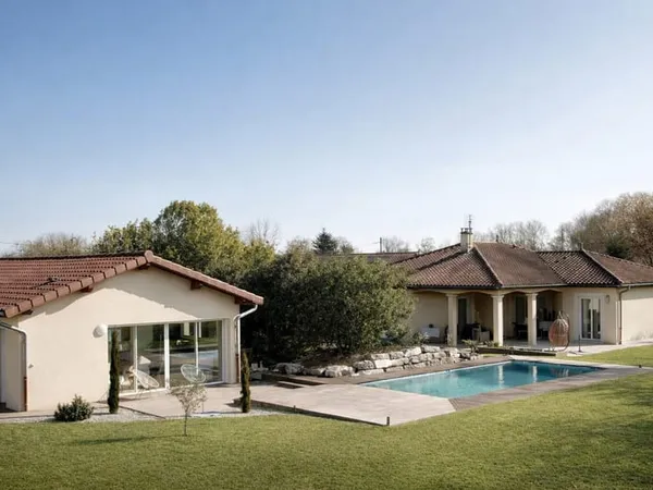 Propriété d'exception au coeur de la Dombes Villa de plain-