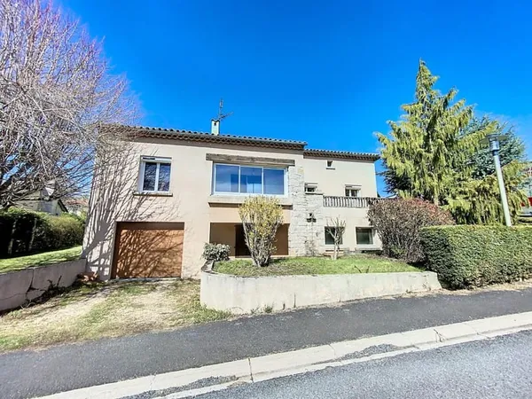 Maison de caractère 186 m² avec jardin, terrasse ensoleillée et double garage - Saint-Flour, ville h