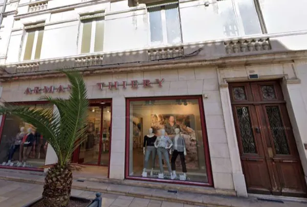 NIMES GENERAL PERRIER Murs commerciaux de 200 m2