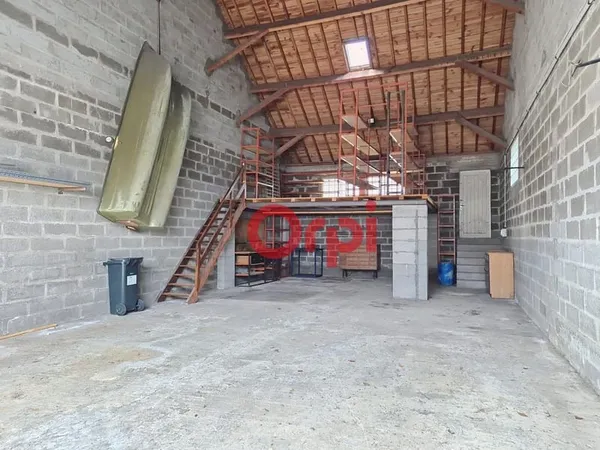 GARAGE / LOCAL COMMERCIAL LA ROCHE BERNARD