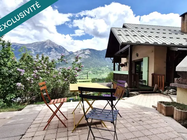Jolie maison familiale avec vue montagne.