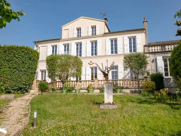Maison en pierre de 6 pièces principales