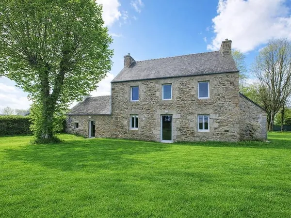 Demeure de charme en pierre - 124 m² - Plouézoc'h - Cadre privilégié et intimité rare