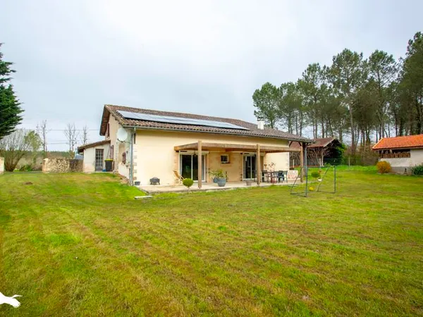 Maison en pierre de 4 pièces principales