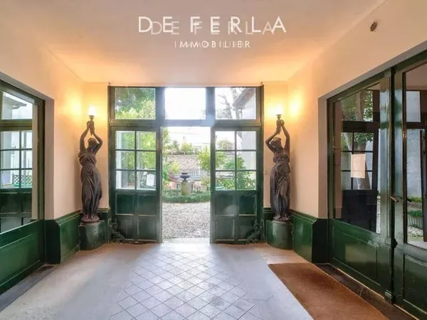 ATELIER D'ARTISTE MEUBLÉ DE 95M²