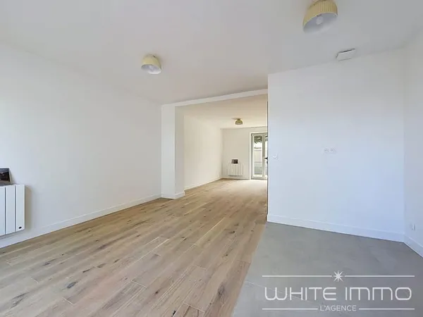 'NUMBER ONE' - VENTE, FRANCHEVILLE LE HAUT, APPARTEMENT T2 4